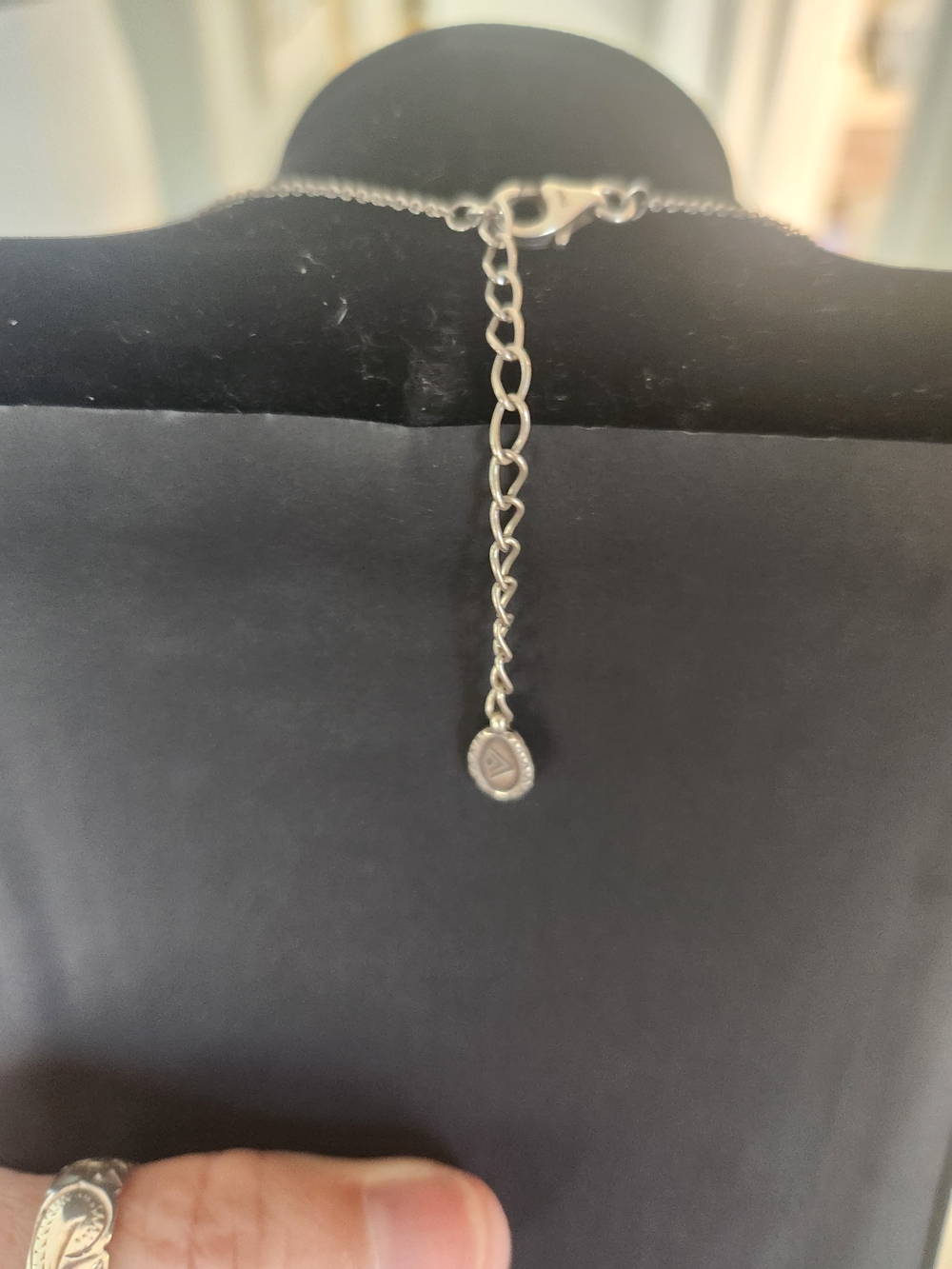 Silpada Duomo Hammered Circle Pendant Necklace In Sterling Silver - Picture 4 of 5